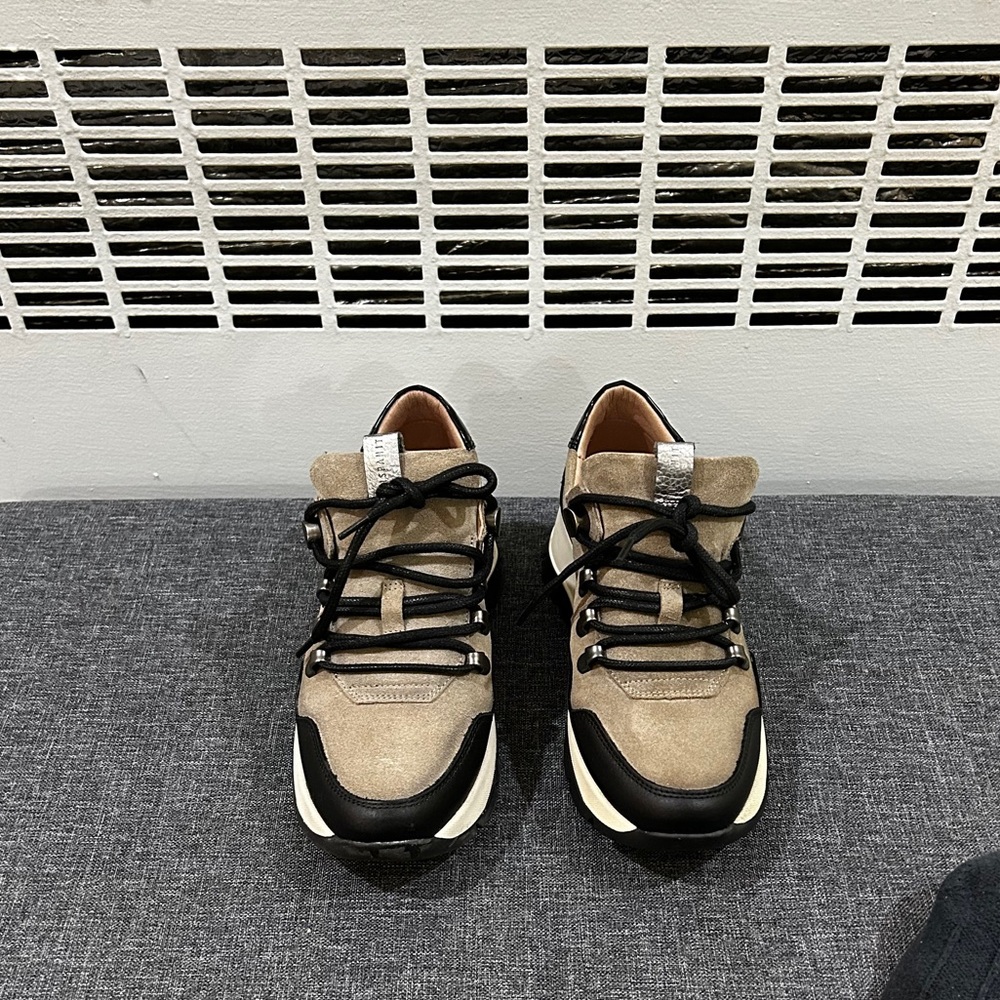 Hispanitas Chunky Suede Trainers – Tan, Stylish & Comfortable Winter Sneakers